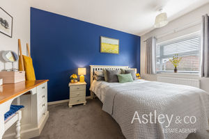 bed1- click for photo gallery